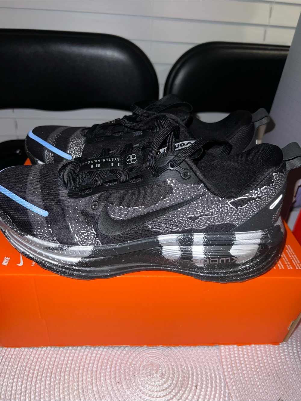 IQ3925-001 Nike Vomero 18 Disrupt Pack "Iron Grey" (Men's) 9.5M/11W New No Lid!